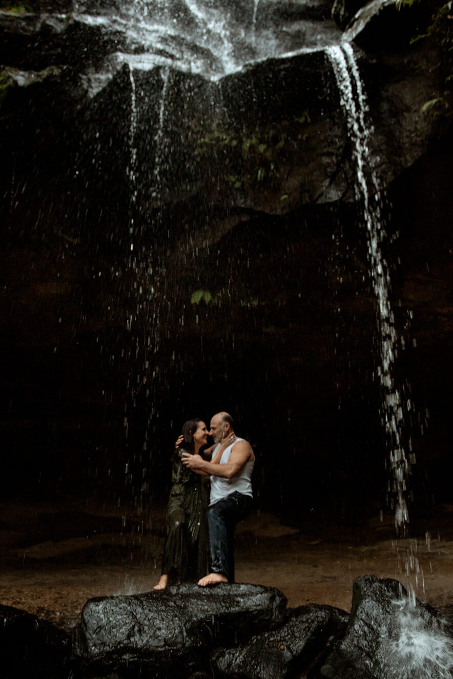 Couples adventure photoshoot in the Blue Mountains